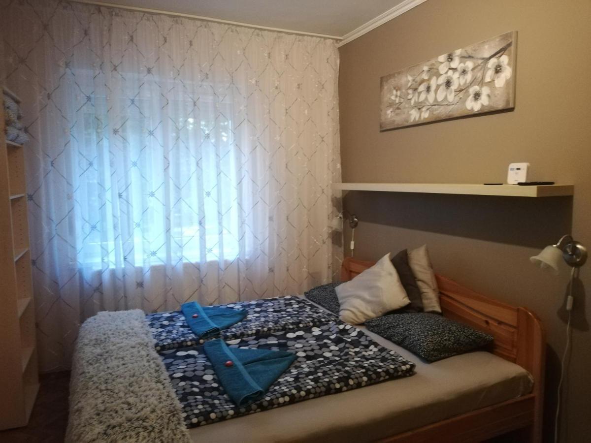 Lili Apartman Apartment Balatonfured Exterior photo